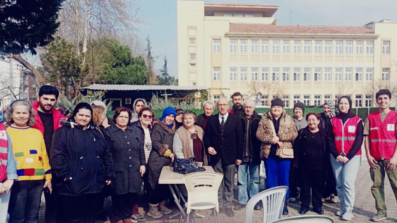 Yalova Birlikte Kanserle Mucadele Dernek Turk Kizilay Sube Yardim Koli (4)