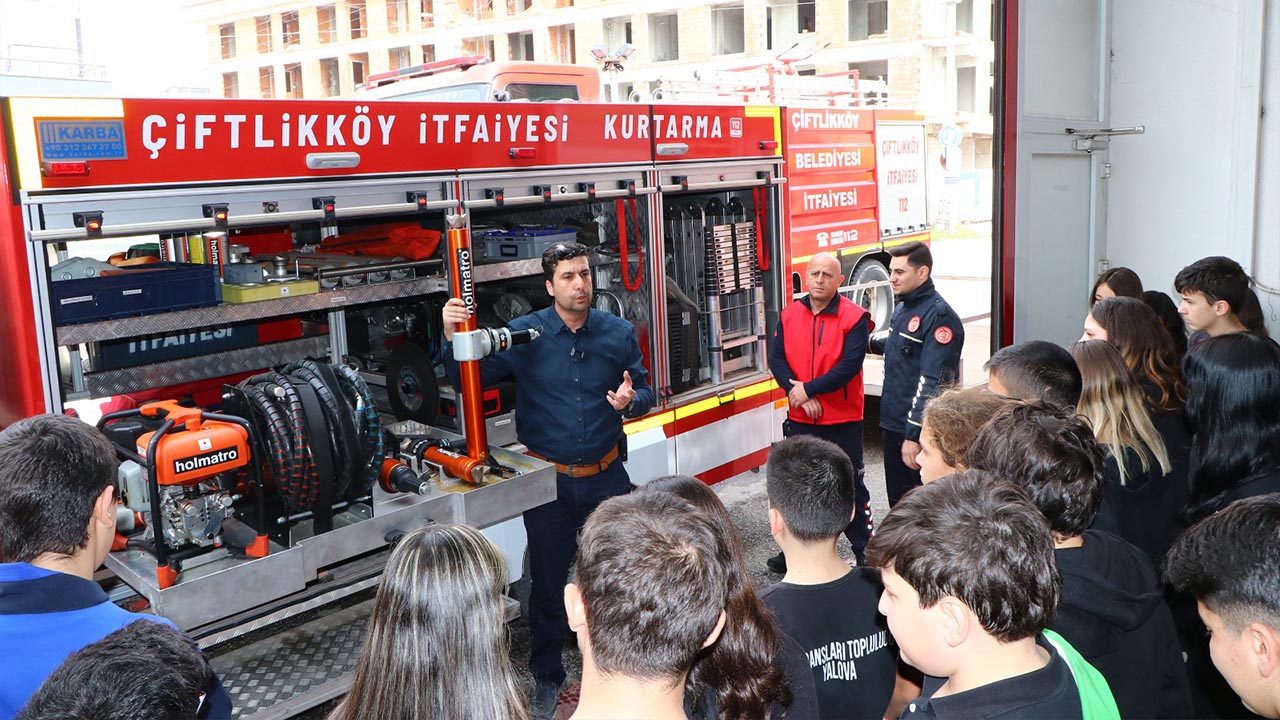 Yalova Ciftlikkoy Belediye Birey Okullari Itfaiye Mudurluk Ziyaret Egitim (1)