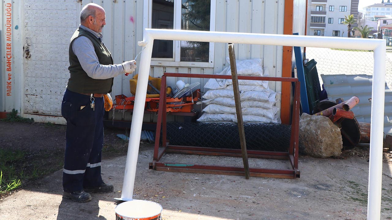 Yalova Ciftlikkoy Belediye Cocuk Futbol Saha Tamir (3)