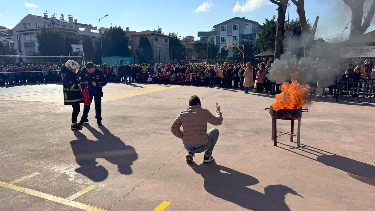 Yalova Ciftlikkoy Belediye Ortaokul Ogrenci Itfaiye Egitim(1)