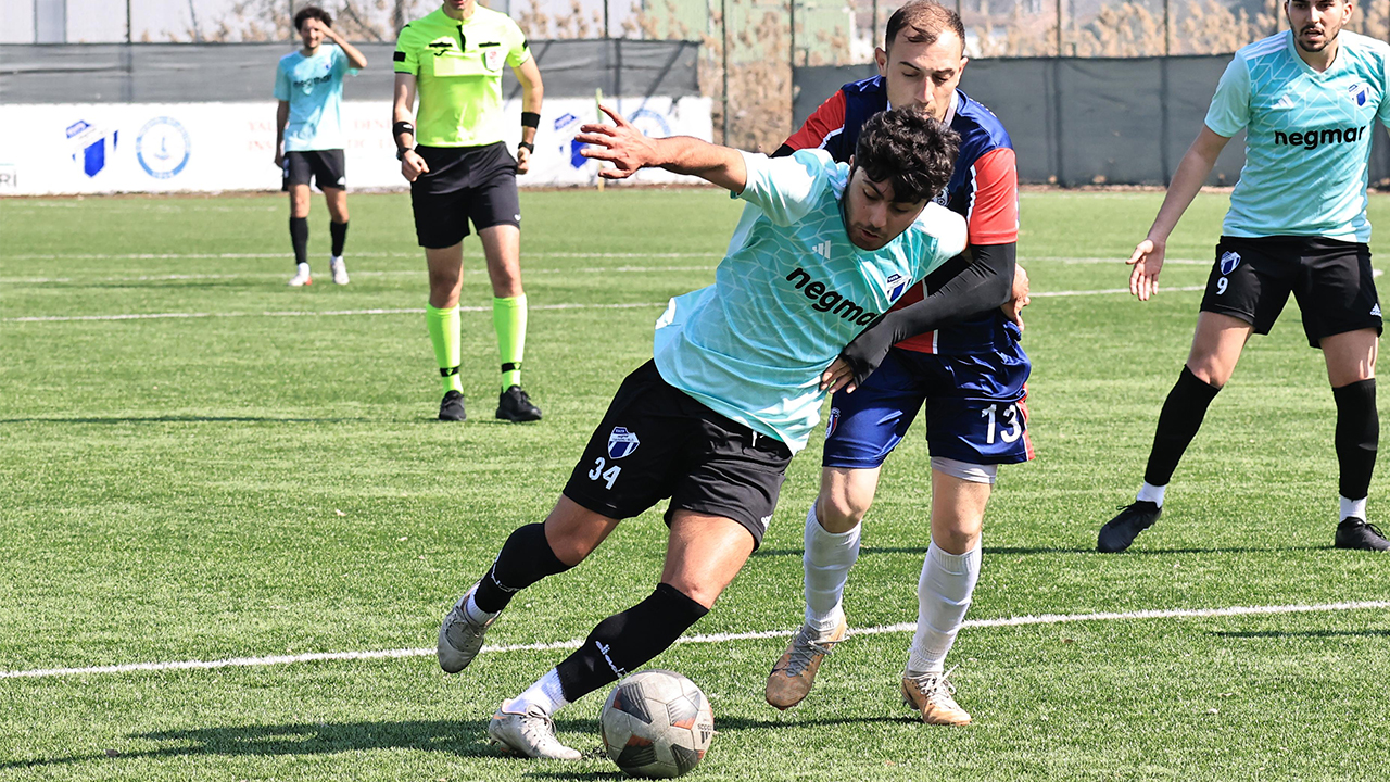 Yalova Super Amator Kume Negmar Tavsanli Sultaniyespor Super Amator Kume (3)