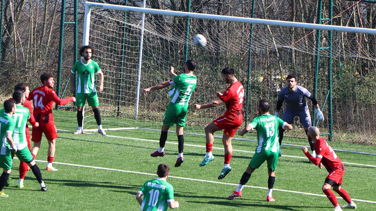 Yalova Super Amator Lig Uvezpinar Ciftlikkoy Belediyespor Farkli Galibiyet (2)