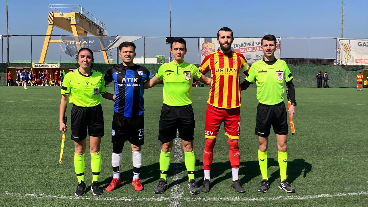 Yalova Taskopru Akkoy Super Amator Kume Futbol Karsilasma (2)