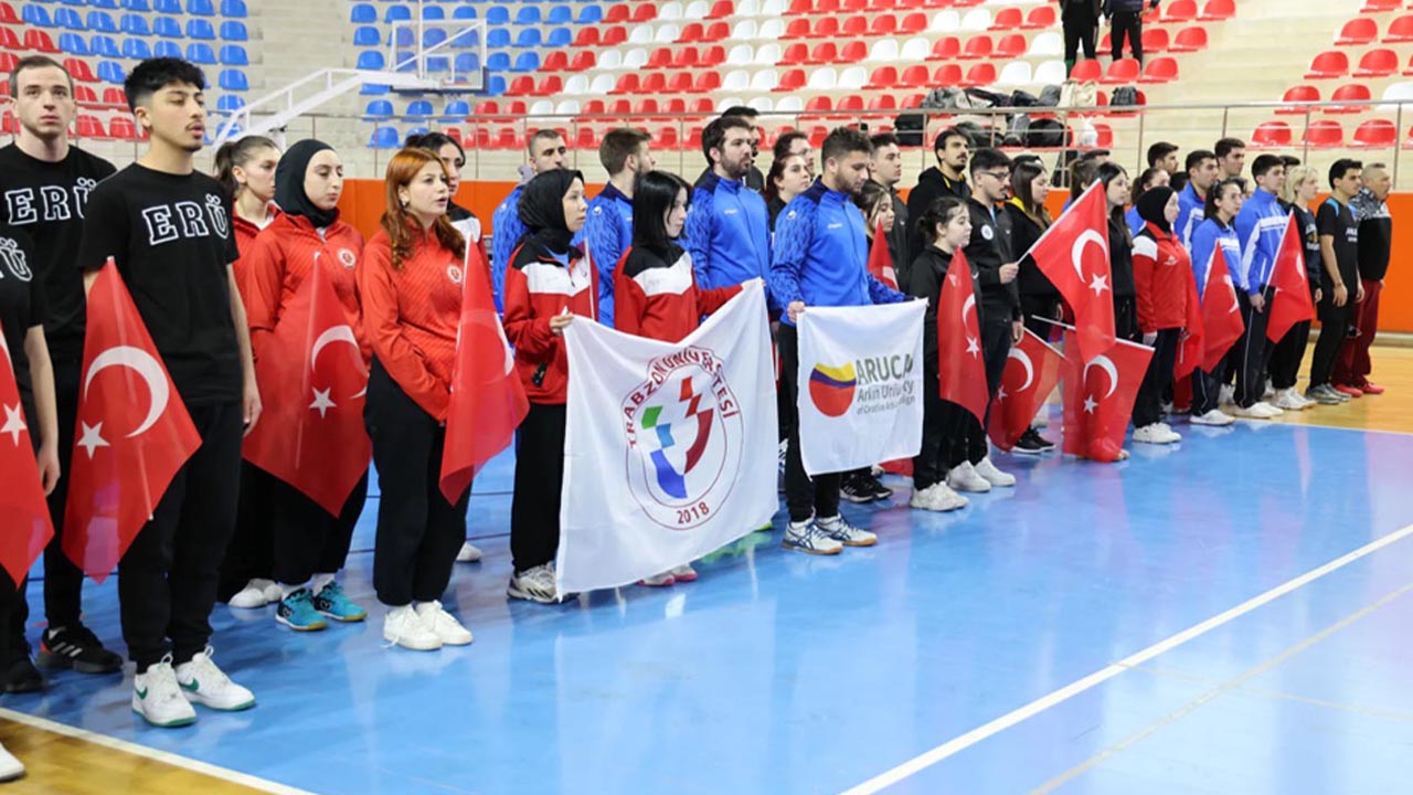 Yalova Universite Kadin Masa Takimi Basari Super Lig Yukselme Ikincilik (4)