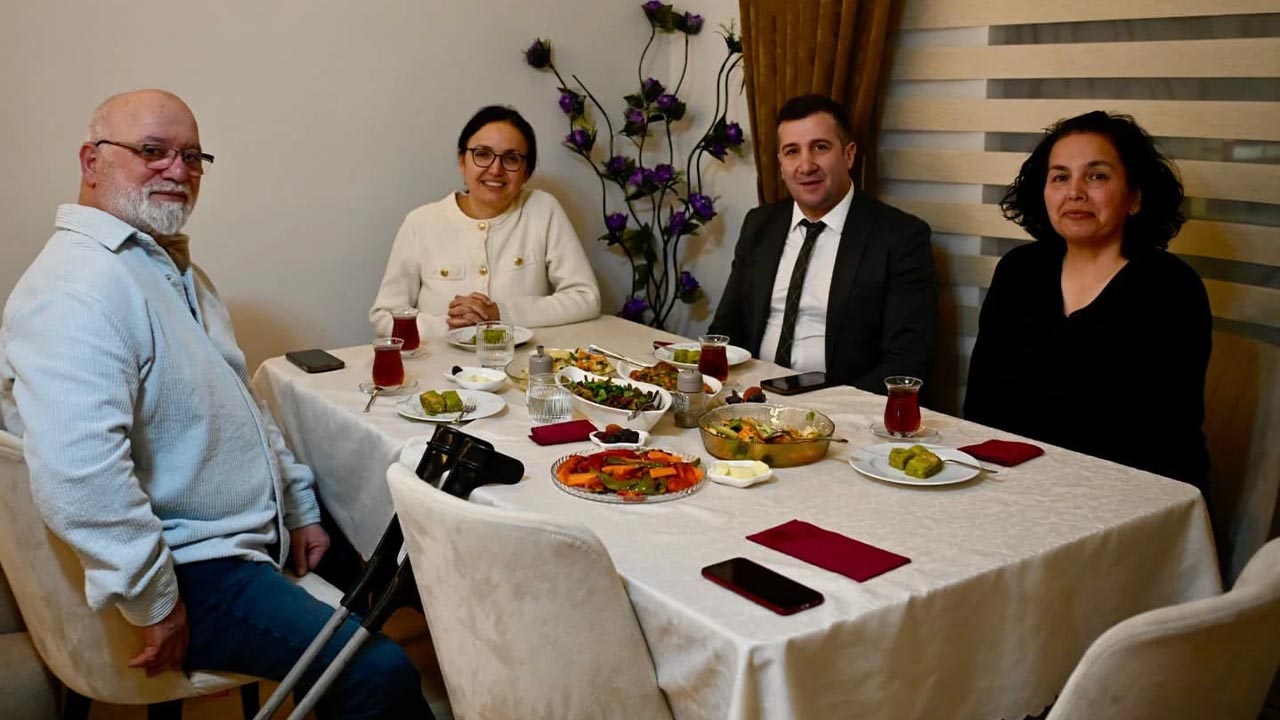 Yalova Vali Hulya Kaya Gazi Iftar Ramazan (2)