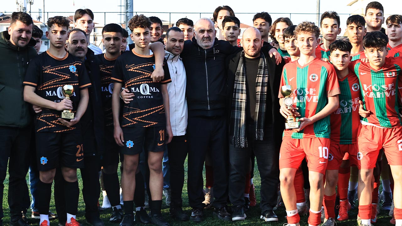 Yalova Yalovaspor Futbol Altyapi Takimlar U14 U16 U18 Sampiyon Basari (2)