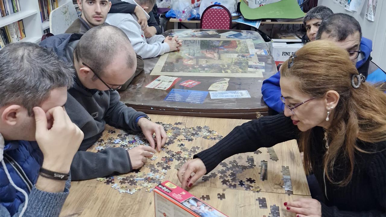 Yalova Yeni Yasam Engelliler Dernek Puzzle Etkinlik Sosyal Sorumluluk (1)