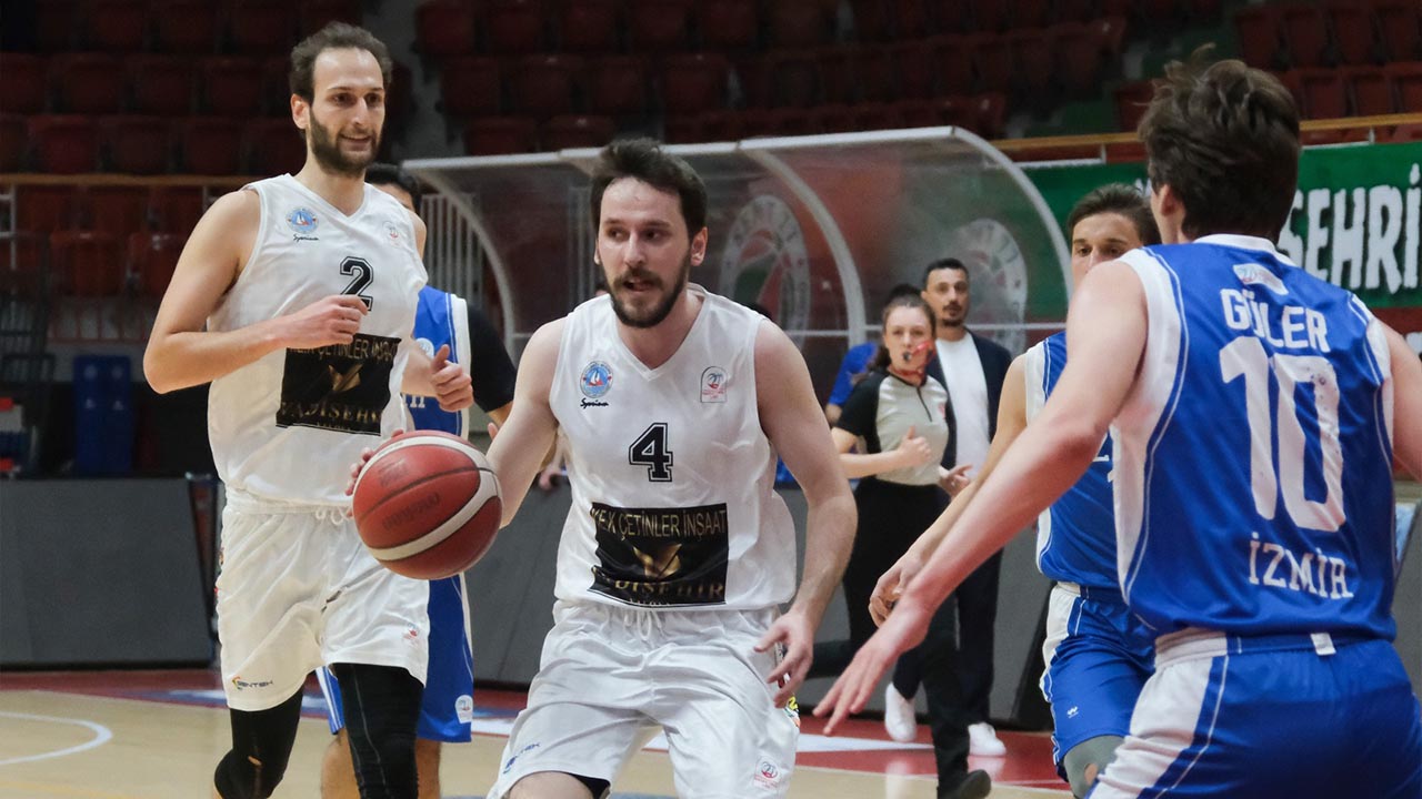 Yalova Ciftlikkoy Belediyespor Basketbol Serdivan (1)