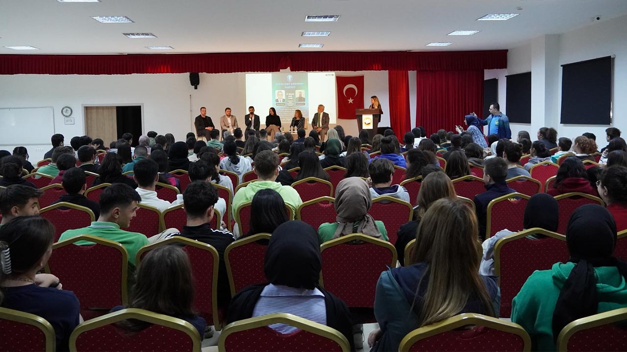 Yalova Armutlu Ytso Akademi Kurul Genc Girisimciler Cok Programli Anadolu Lisesi Konferans (2)