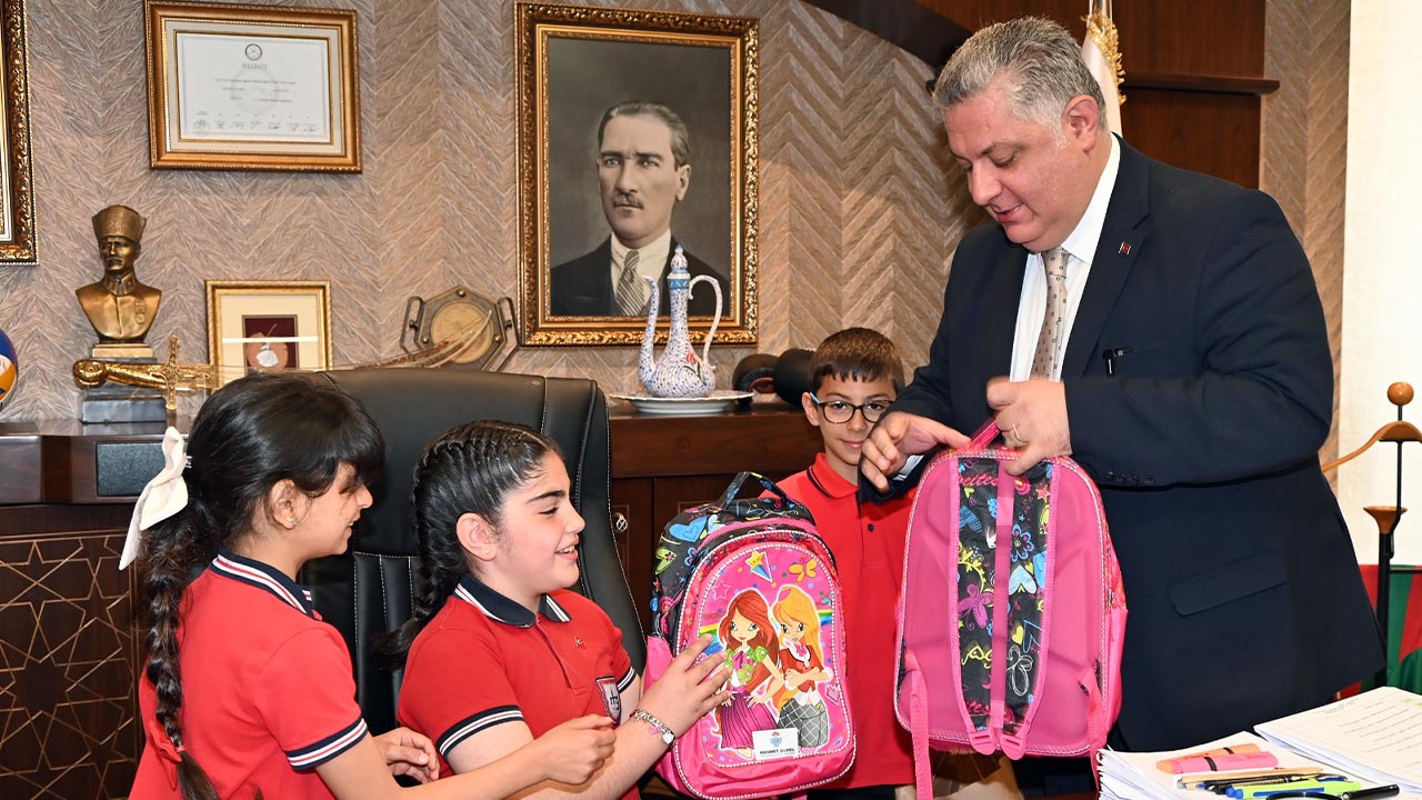 Yalova Belediye Baskan 23 Nisan Cocuk Bayram Koltuk Devri (5)