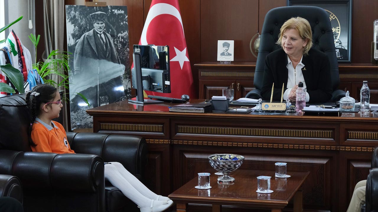 Yalova Ciftlikkoy Belediye Baskanlik Koltuk Cocuk Ogrenci (5)