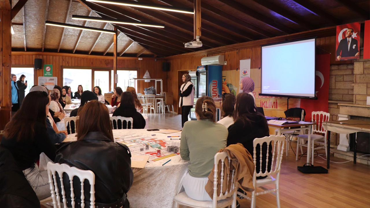 Yalova Genclik Merkez Mikro Is Oyun Kamp (1)