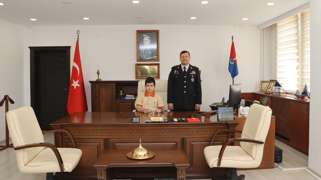 Yalova Ismet Mazlum Palabiyi Ilkokul Ogrenci Jandarma Komutanlik Ziyaret (1)