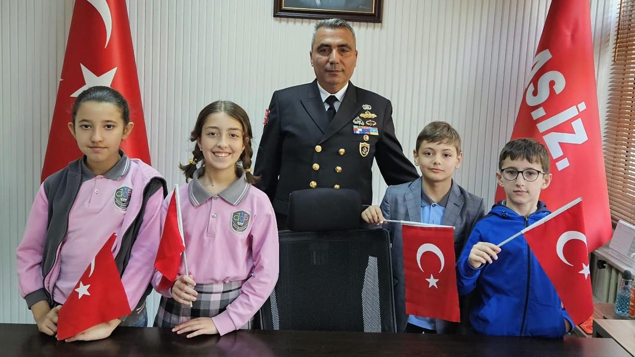 Yalova Valiik Belediye Emniyet Jandarma 23 Nisan Protokol Cocuk Ziyaret Koltuk Devralma (2)