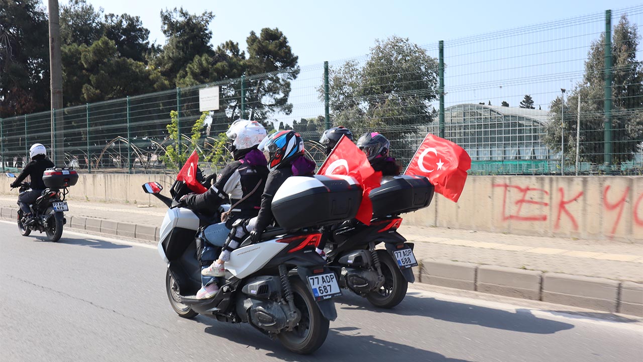 Yalovalı Motorcuların Bayraklı Geçidi İlgileri Üzerine Çekti (3)