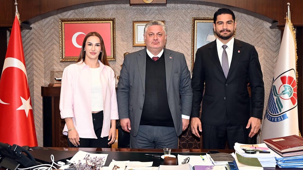 Yalova Turkiye Gures Federasyon Baskan Efsane Sporcu Taha Akgul Belediye Baskan Gorusme (3)