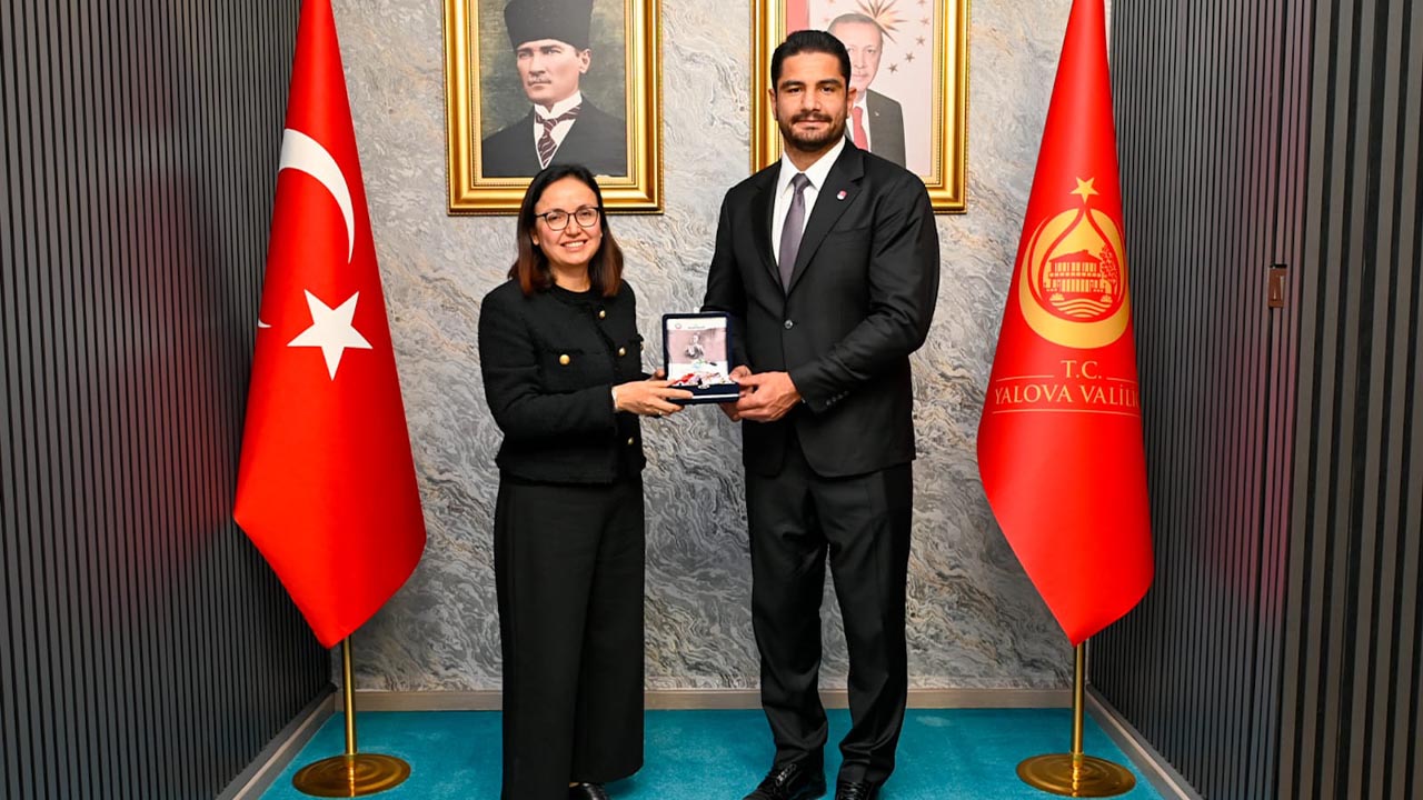 Yalova Turkiye Gures Federasyon Taha Akgul Valilik Ziyaret (1)