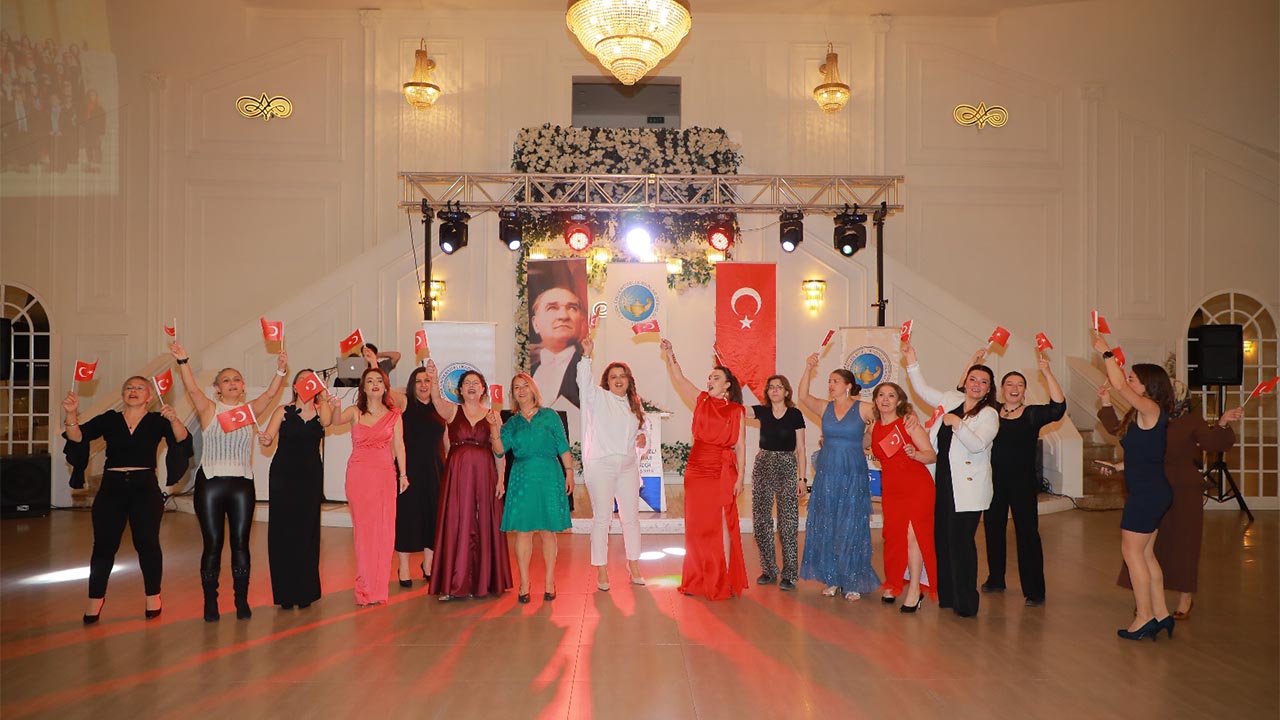 10. Yıla Coşkulu Kutlama (3)