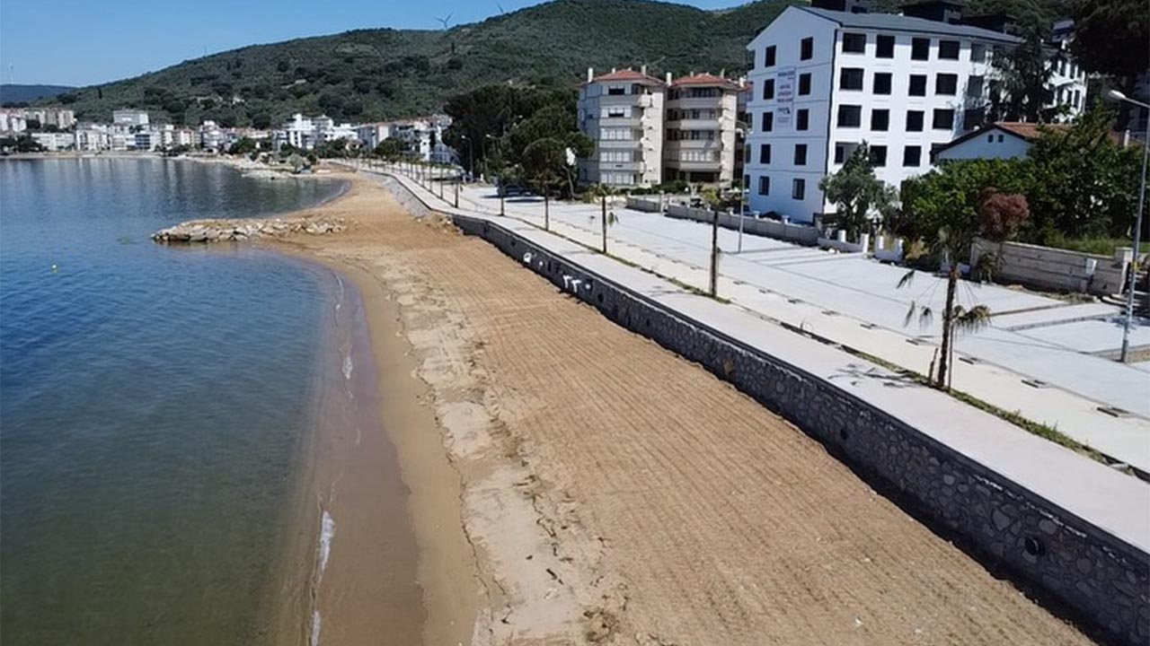 Armutlu’da Yaz Öncesi Temizlik Mesaisi Başladı (1)
