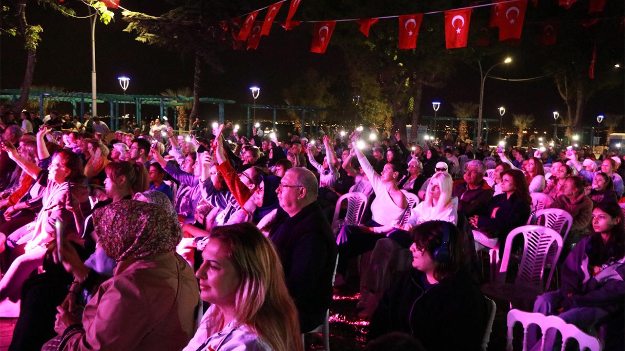Çiftlikköy’de Gençlik Konserleri Coşkuyla Başladı (4)