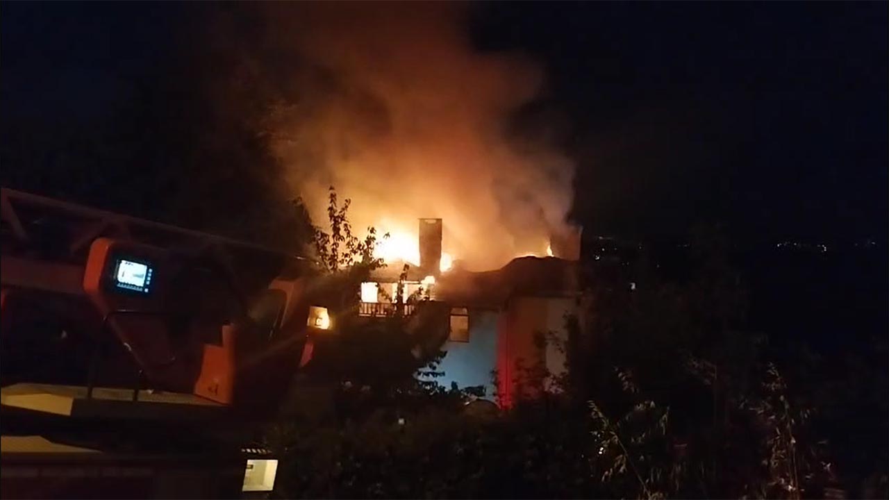 Mangal Ateşi 3 Katlı Binayı Yaktı (1)