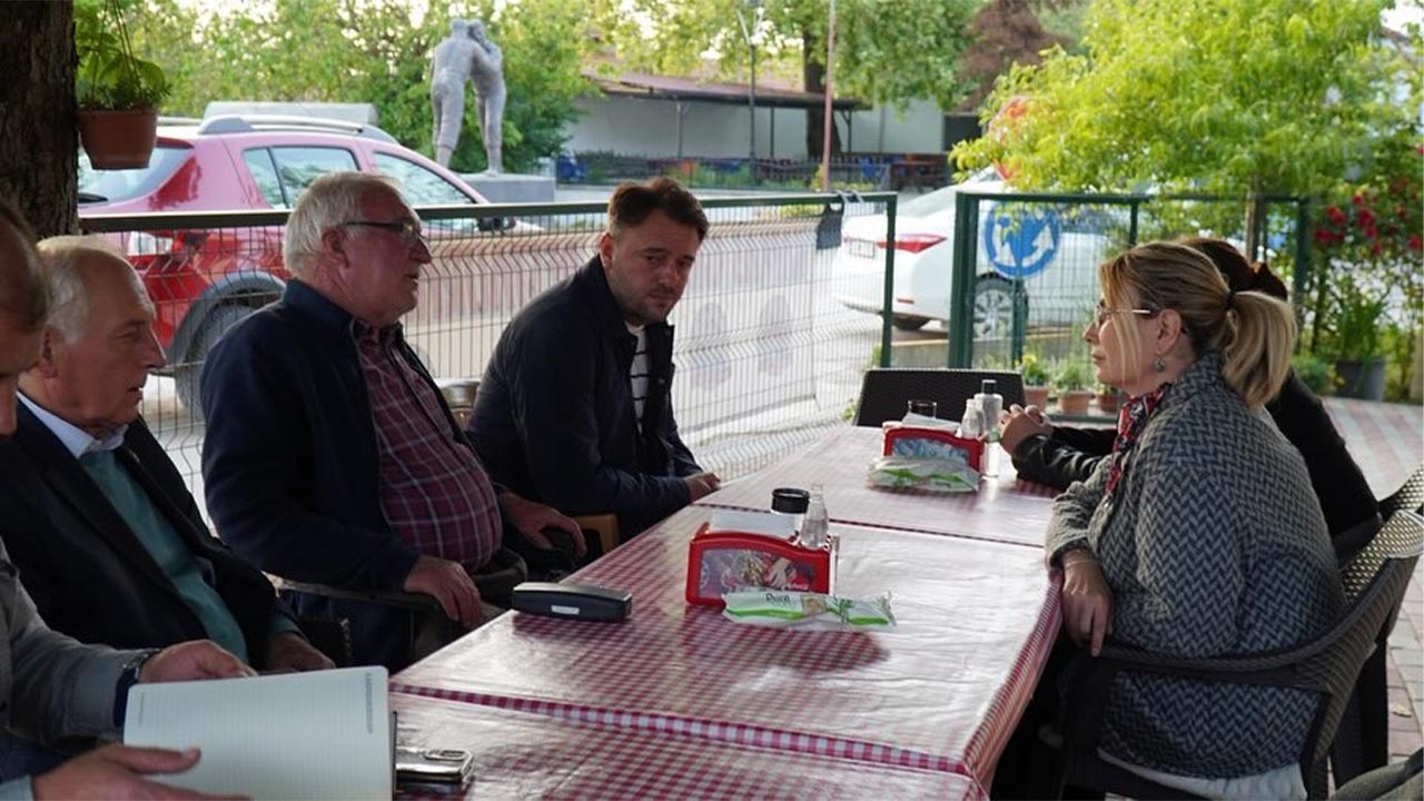 Yalova Altinova Belediye Baskan Fevziye Karadere Soguksu Koy Ziyaret Halk Muhtar Bulusma (1)