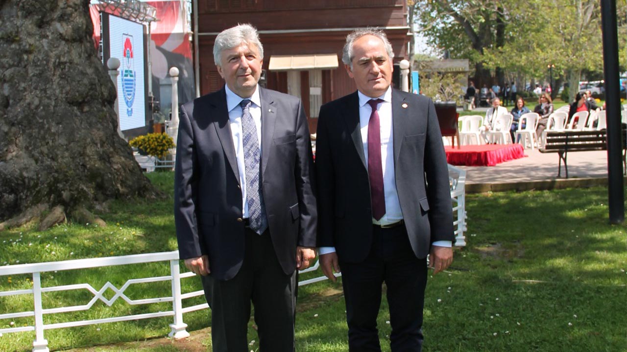 Yalova Anit Agac Yuruyen Kosk Haber Gazete Manset (3)