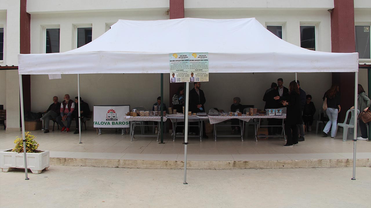 Yalova Barosu Baskanlik Hakim Minik Uras Yardim Kermes (6)