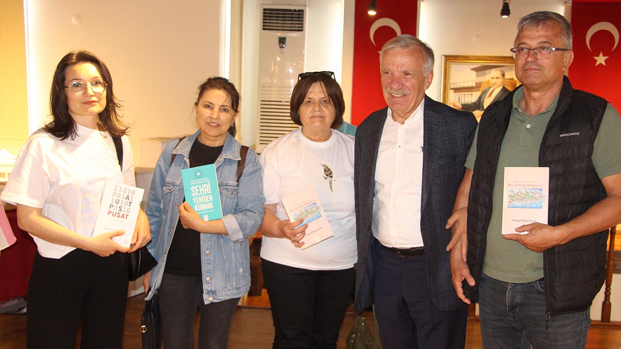 Yalova Eski Belediye Baskan Yazar Kitap Tanitim Imza Gun (3)