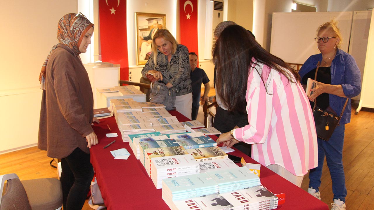Yalova Eski Belediye Baskan Yazar Kitap Tanitim Imza Gun (4)