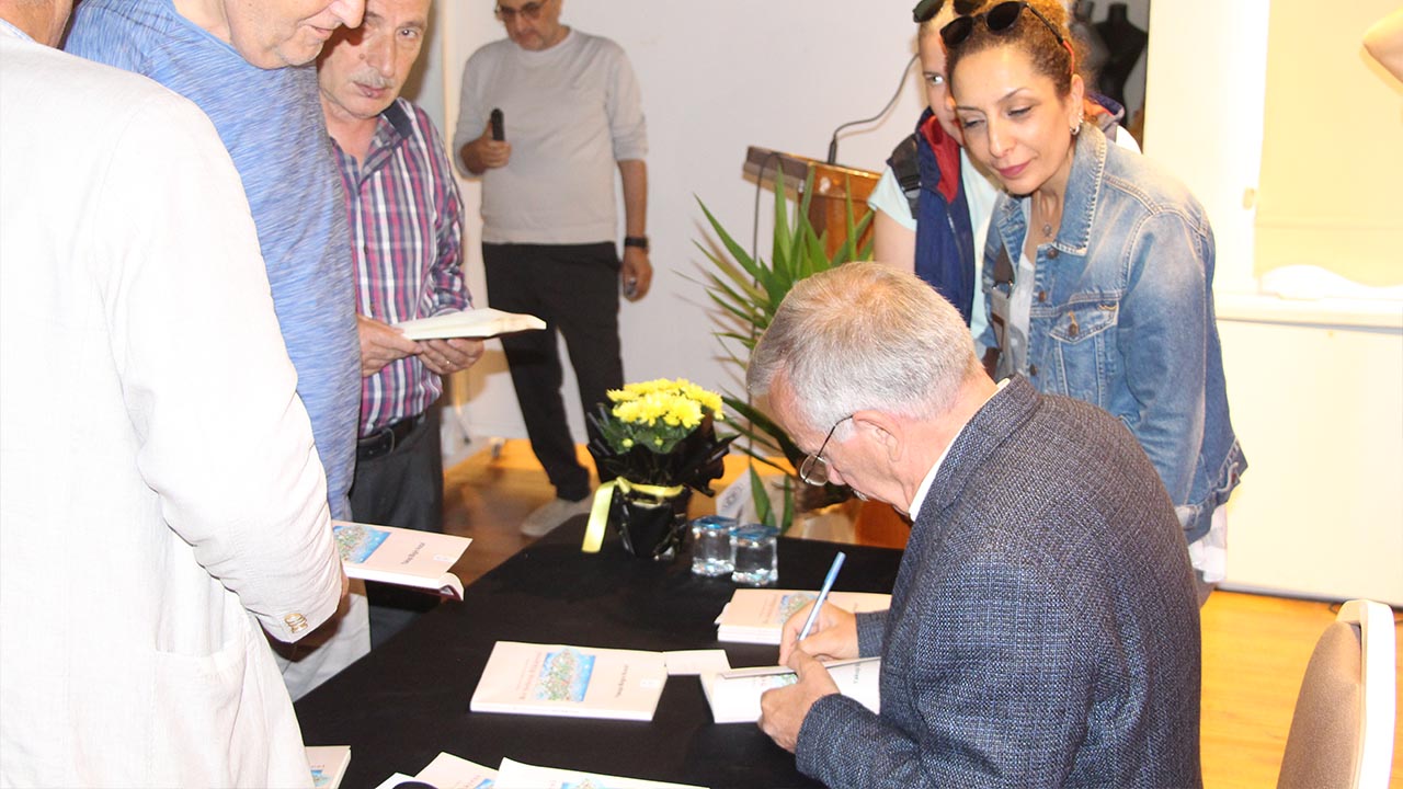 Yalova Eski Belediye Baskan Yazar Kitap Tanitim Imza Gun (8)