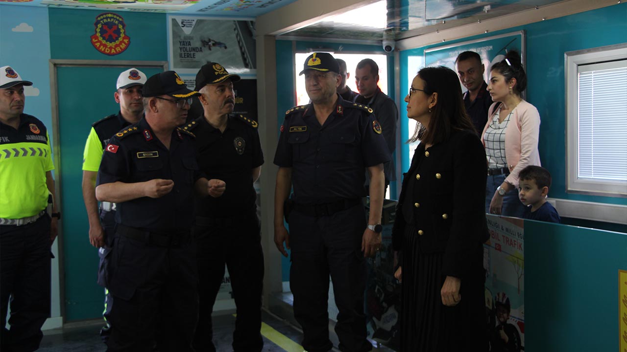 Yalova Meydan Emniyet Kemeri Simulasyon Tiri Jandarma Haber (4)