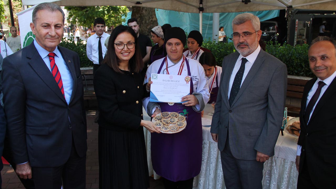 Yalova Turk Mutfagi Mutfa Yemek Basladi (3)
