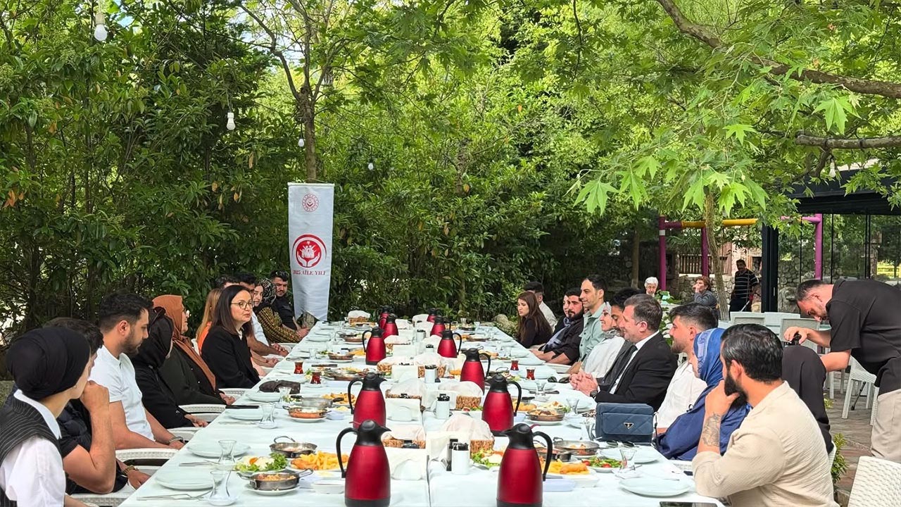 Yalova Vali Aile Sosyal Hizmetler Il Mudur Kaymakam Genc Ciftler Kahvalti Program (1)