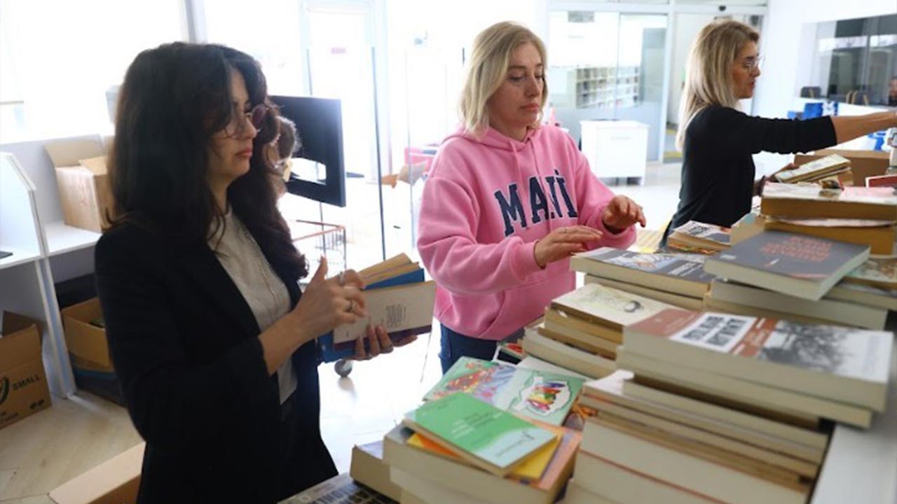 Yalova Armutlu Antalya Buyuksehir Belediye Kutuphane Kitap Bagis Universite Meslek Yuksekokul (1)