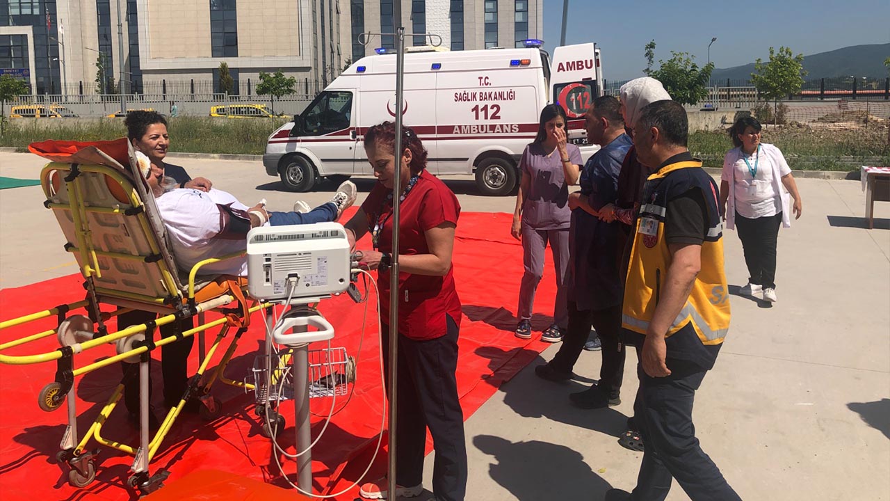 Yalova Turkiye Afet Mudahale Plan Deprem Tatbikat Egitim Arastirma Hastane Video (7)