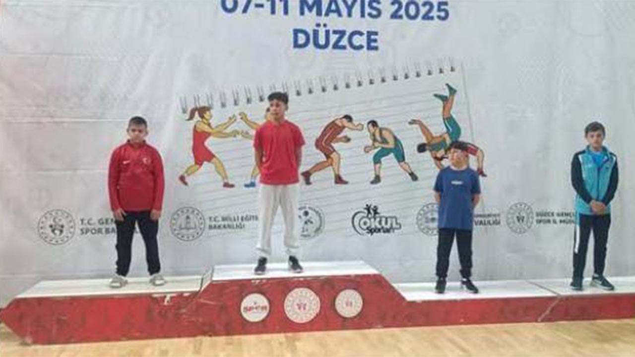 Yalova Altinova Belediyespor Guresci Okul Sporlari Turkiye Altin Madalya (1)