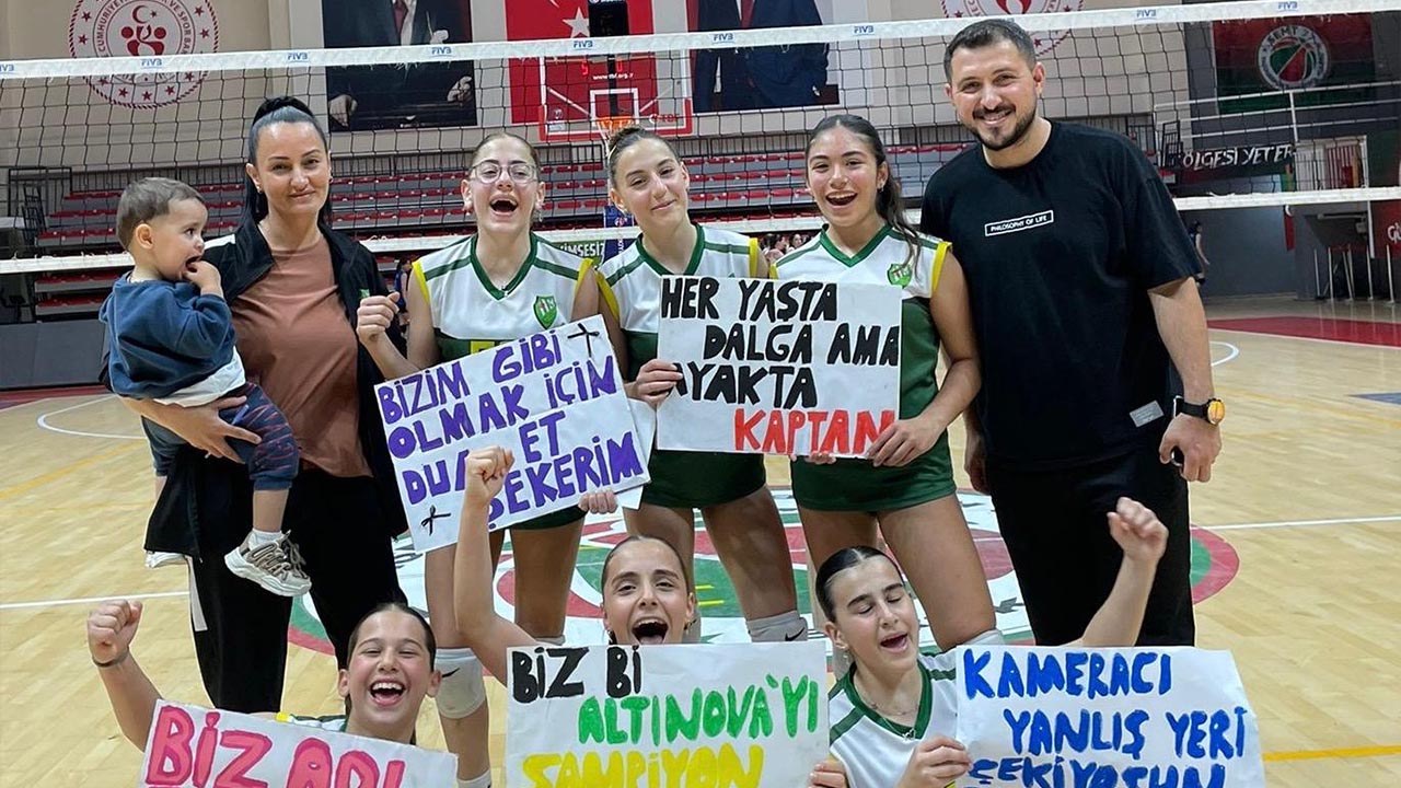 Yalova Altinova Belediyespor Voleybol Minik Sampiyon (3)