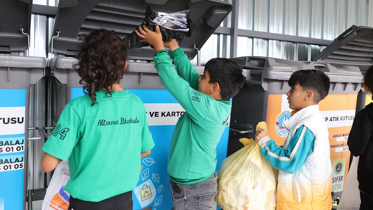 Yalova Altinova Ilkokul Ogrenciler Ciftlikkoy Belediye Sifir Atik Merkez Ziyaret (1)