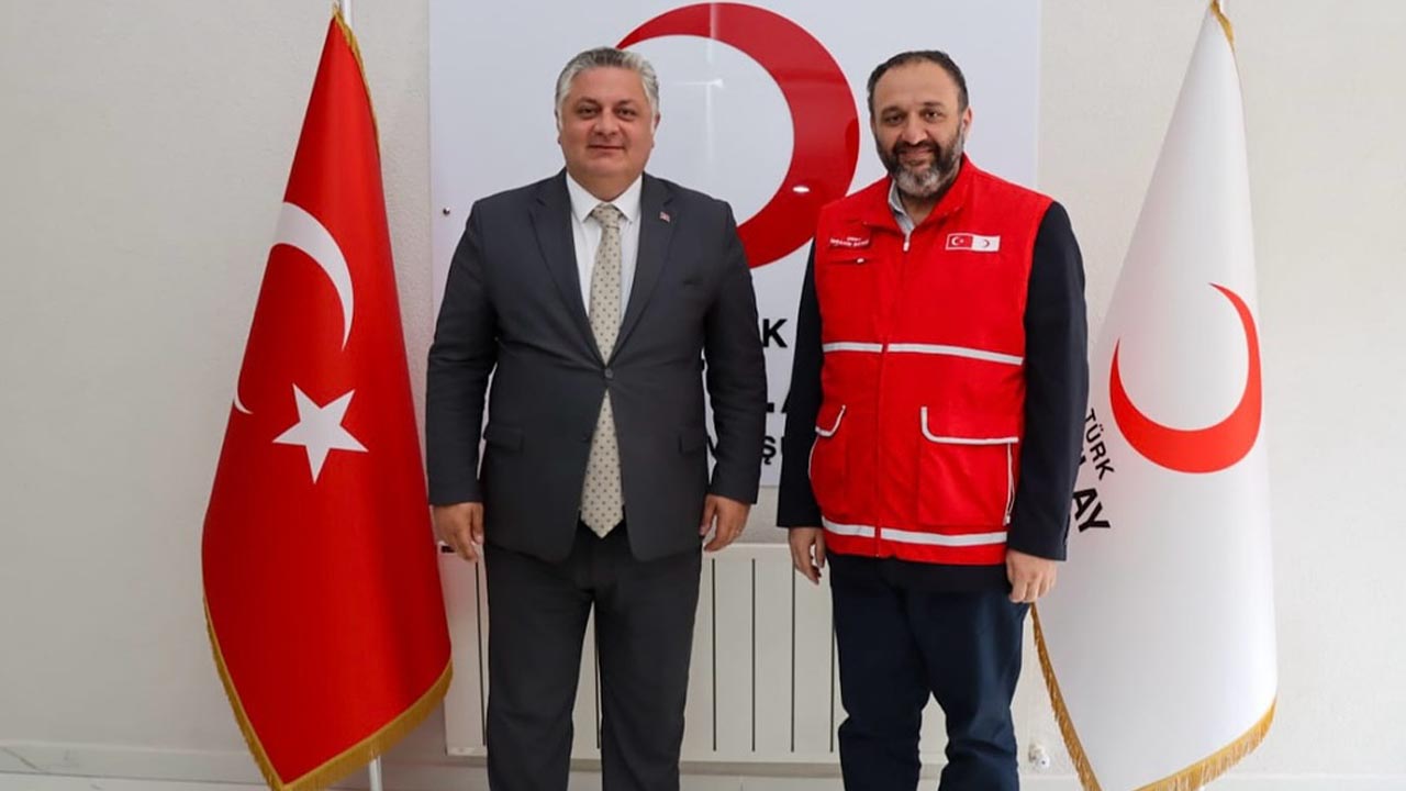Yalova Belediye Baskan Turk Kizilayi Ziyaret Tebrik Basari Dilegi (3)