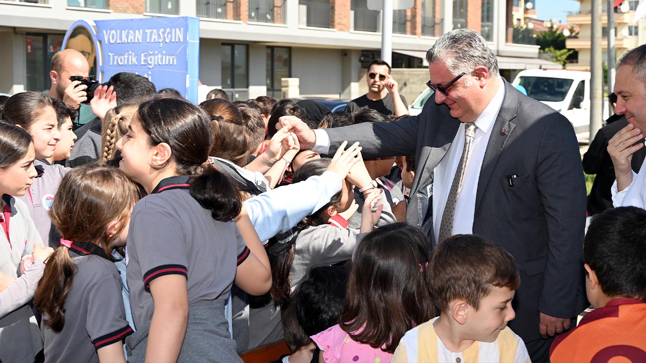Yalova Belediye Il Emniyet Trafik Hafta Minik Ogrenciler Teorik Pratik Egitim (2)
