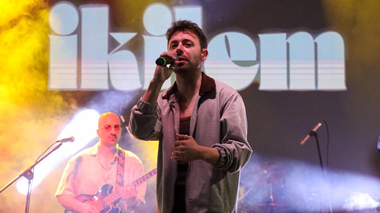 Yalova Belediye Kurumlar Destek Genclik Festival Sanatciler Selin Gecit Norm Ender Ikilem (14)