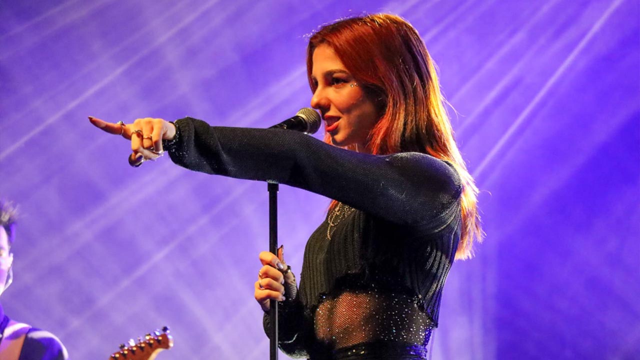 Yalova Belediye Kurumlar Destek Genclik Festival Sanatciler Selin Gecit Norm Ender Ikilem (2)