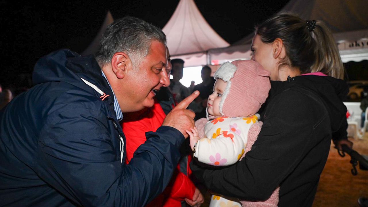 Yalova Belediye Kurumlar Destek Genclik Festival Sanatciler Selin Gecit Norm Ender Ikilem (4)