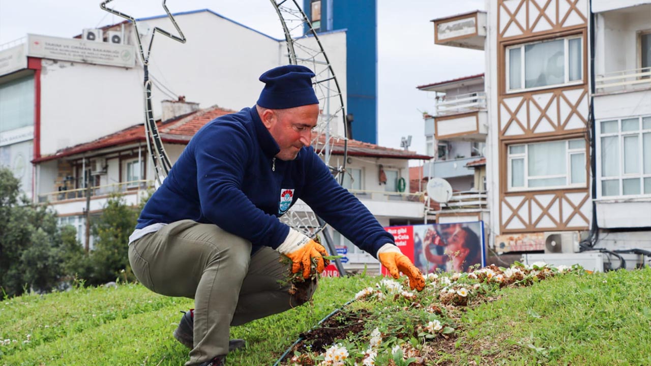 Yalova Belediye Tonami Meydan Yaz Hazirlik (3)