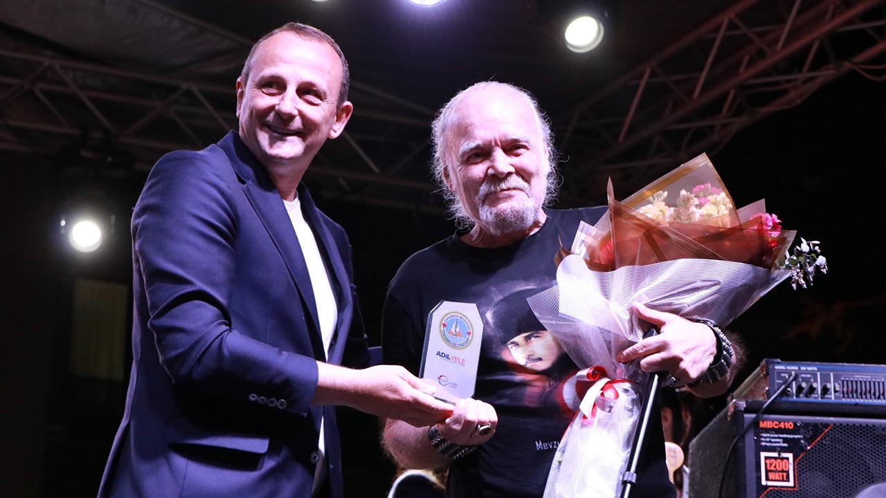 Yalova Ciftlikkoy Belediye 19 Mayis Kutlama Kortej Kurtalan Ekspres Muzik (3)