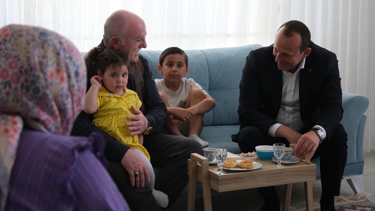 Yalova Ciftlikkoy Belediye Baskan Hos Geldin Bebek Vatanas Ziyaret (1)
