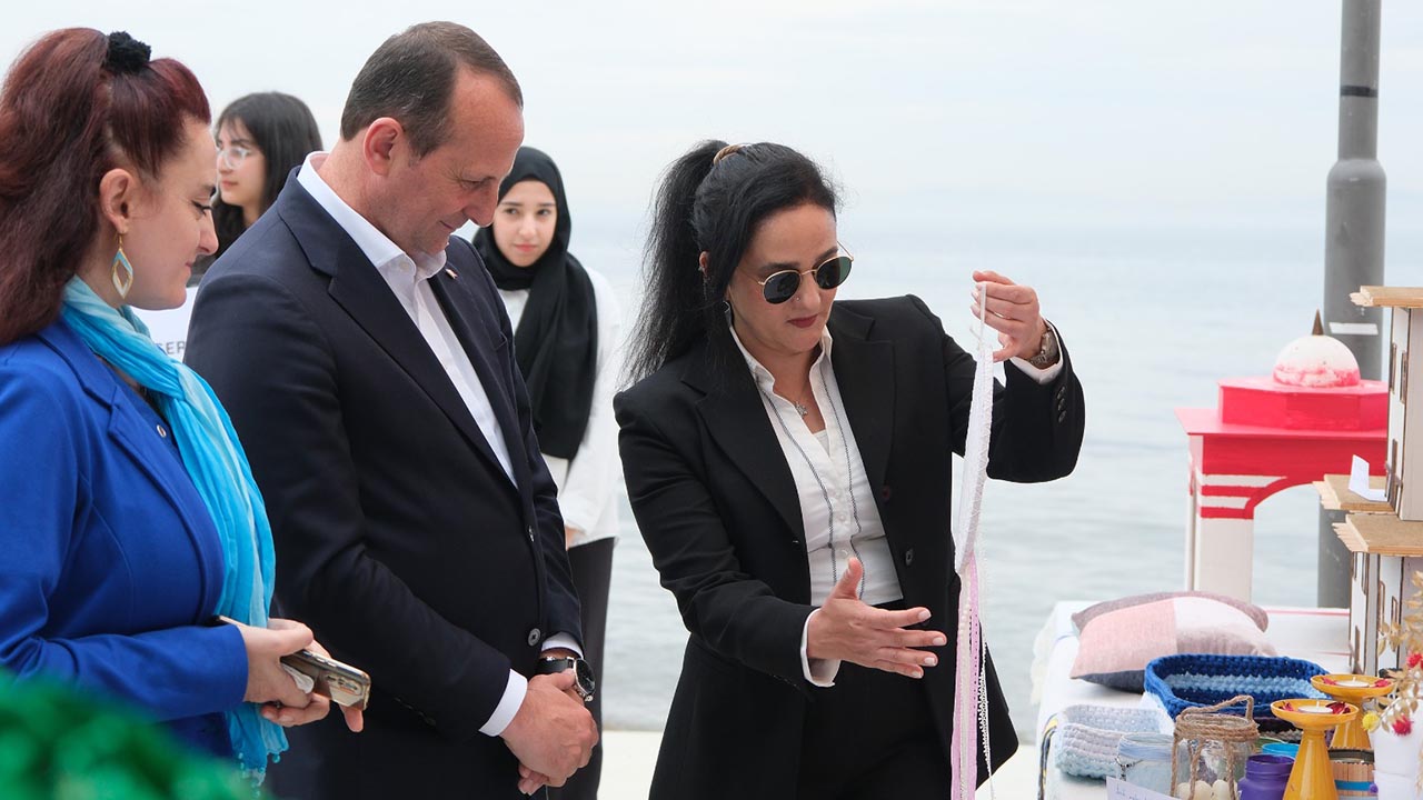 Yalova Ciftlikkoy Ilce Milli Egitim Mudurluk Belediye Baskan Lise Ogrenciler Geri Donusum Proje (3)