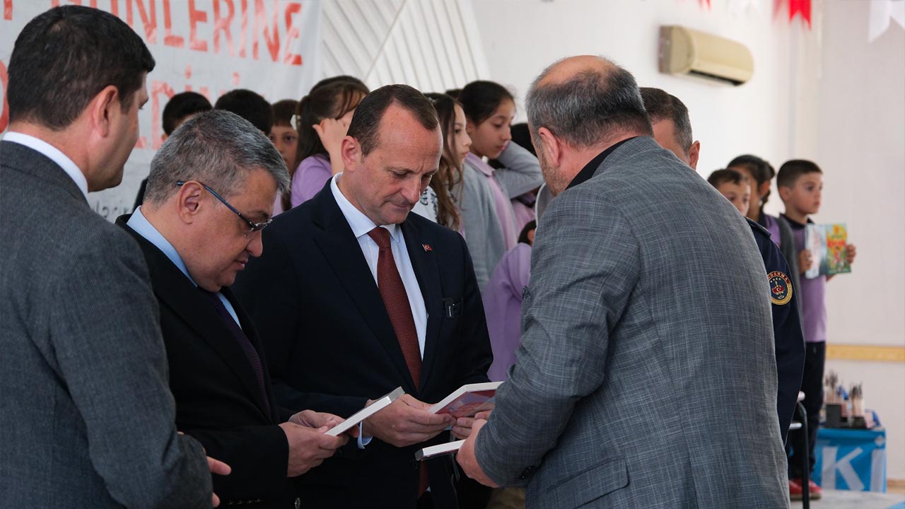 Yalova Ciftlikkoy Kitap Fuar Ogrenci (3)