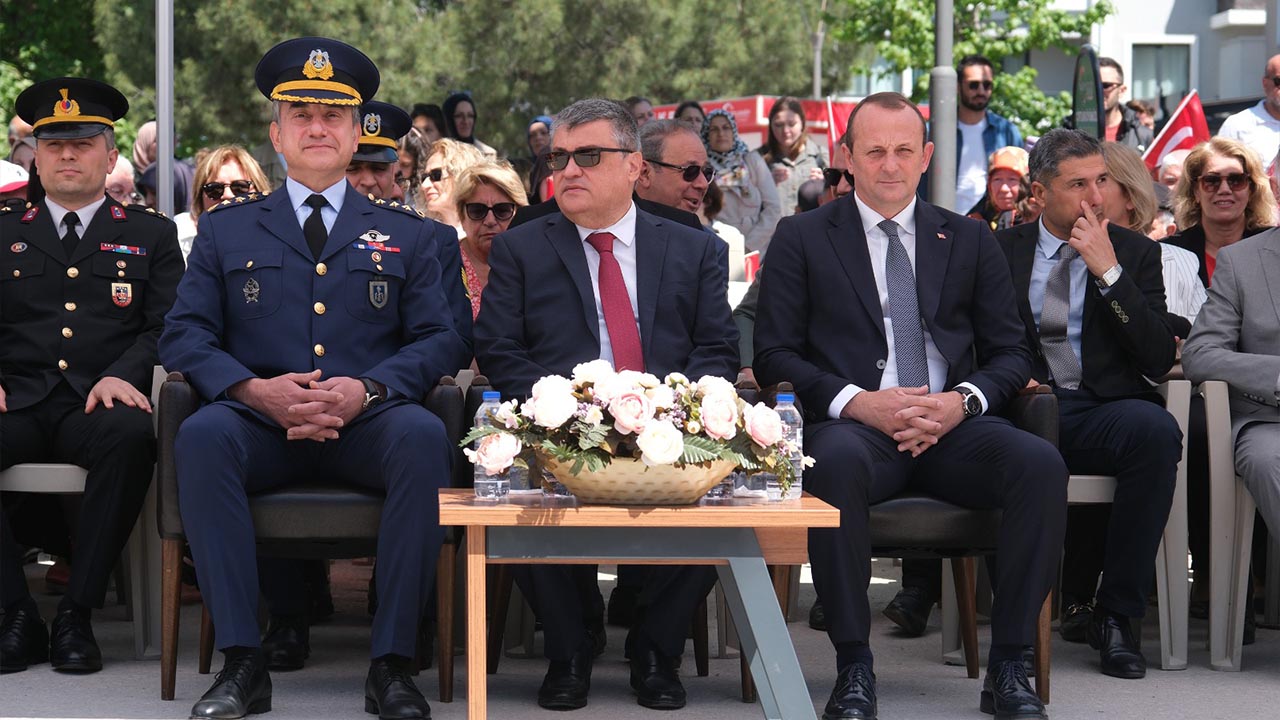Yalova Ciftlikkoy Protokol 19 Mayis Katilim Kutlama (3)